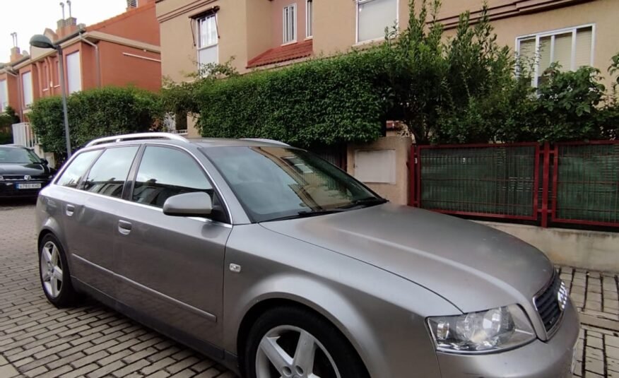 AUDI A4 Avant 2.5 TDI QUATTRO