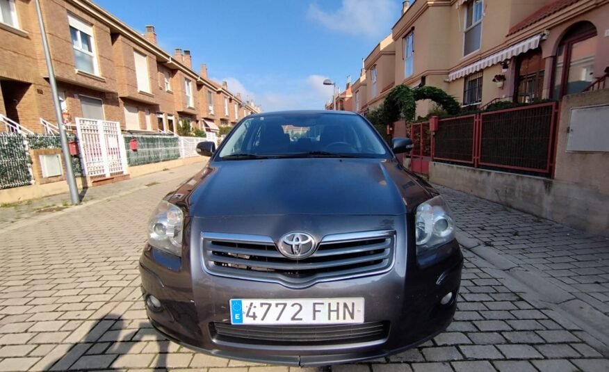 TOYOTA Avensis 2.2 D4-D