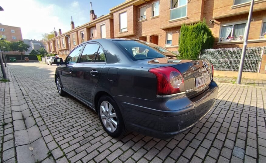 TOYOTA Avensis 2.2 D4-D