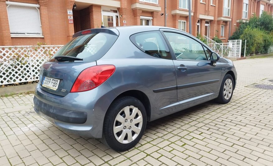 PEUGEOT 207 1.6hdi