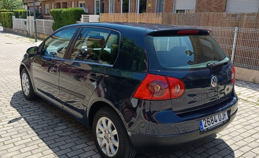 VOLKSWAGEN Golf V 1.9TDI