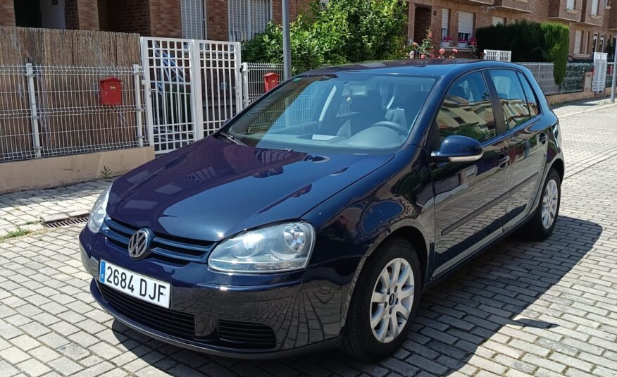 VOLKSWAGEN Golf V 1.9TDI