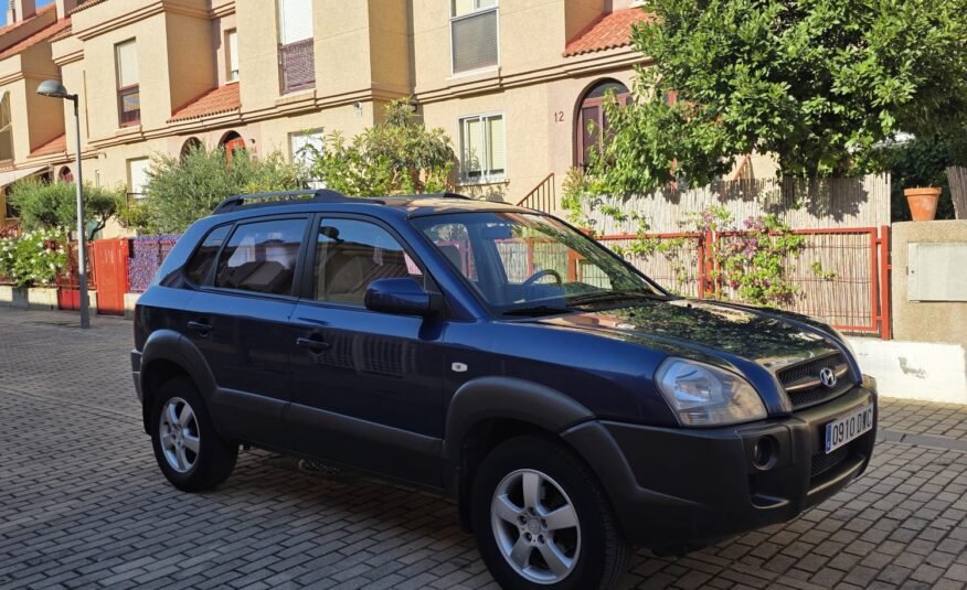 HYUNDAI TUCSON 2.0I