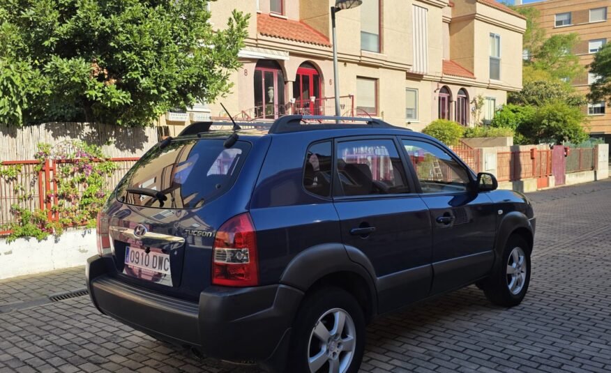 HYUNDAI TUCSON 2.0I