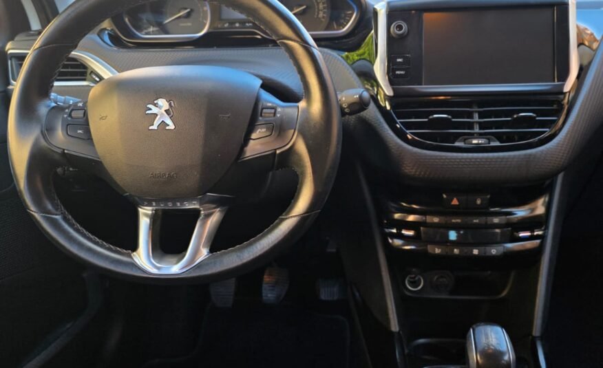 PEUGEOT 2008 1.2i