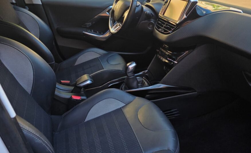 PEUGEOT 2008 1.2i