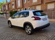 PEUGEOT 2008 1.2i