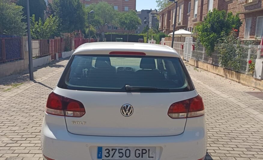 VOLKSWAGEN GOLF VI 1.6 TDI