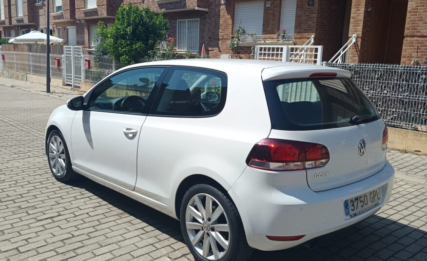 VOLKSWAGEN GOLF VI 1.6 TDI