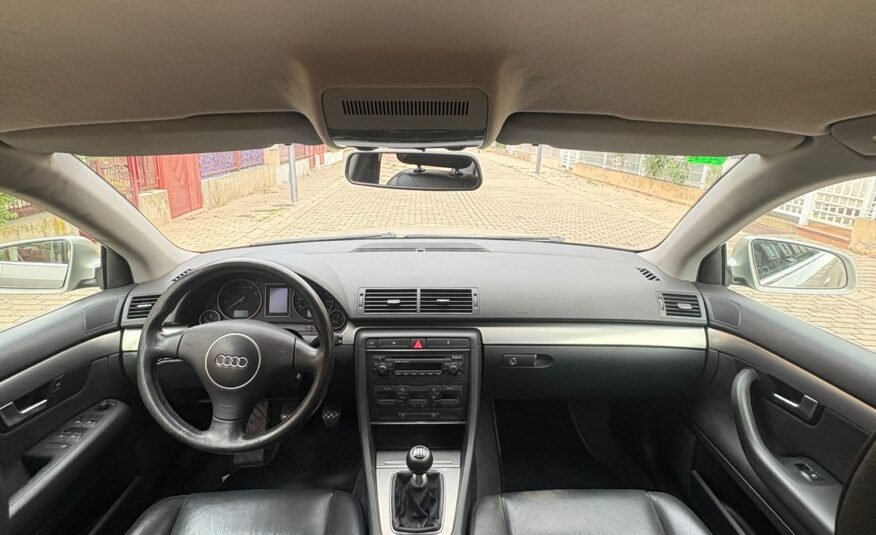 AUDI A4 2.4I