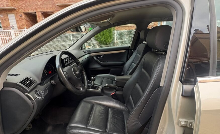 AUDI A4 2.4I