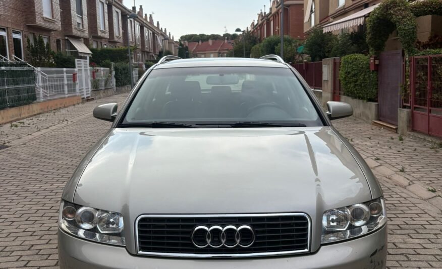 AUDI A4 2.4I