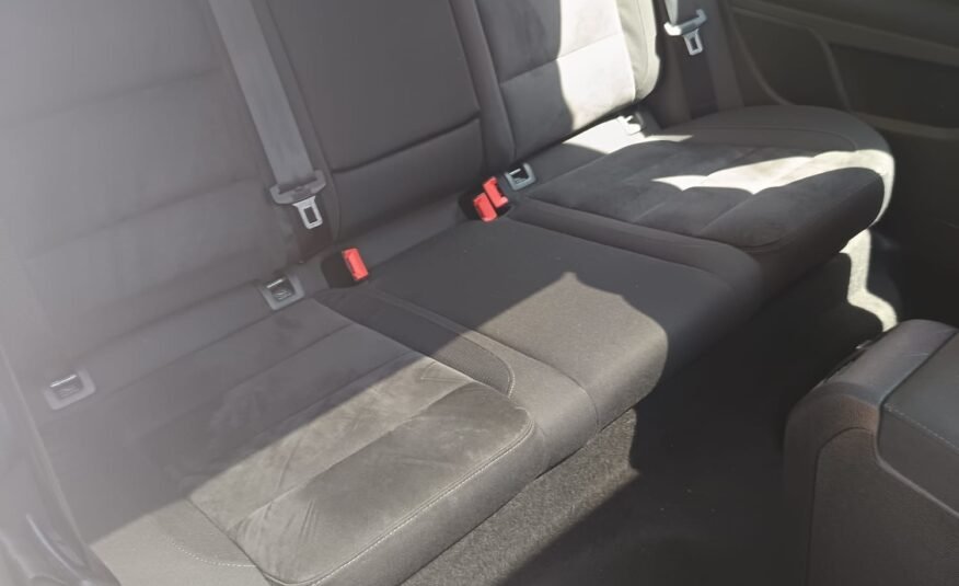VOLKSWAGEN GOLF VI 1.6 TDI