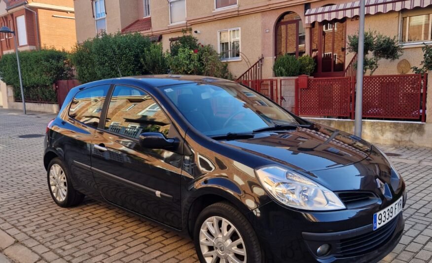 RENAULT CLIO 1.5dci
