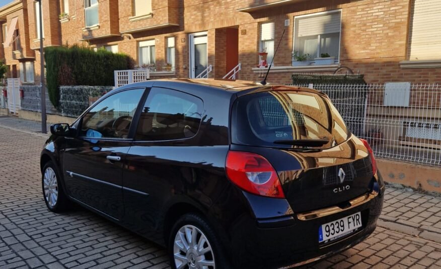 RENAULT CLIO 1.5dci