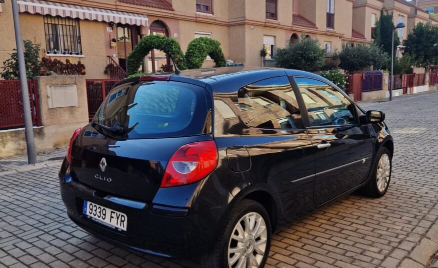 RENAULT CLIO 1.5dci