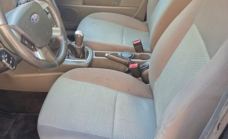 FORD FOCUS 1.6i