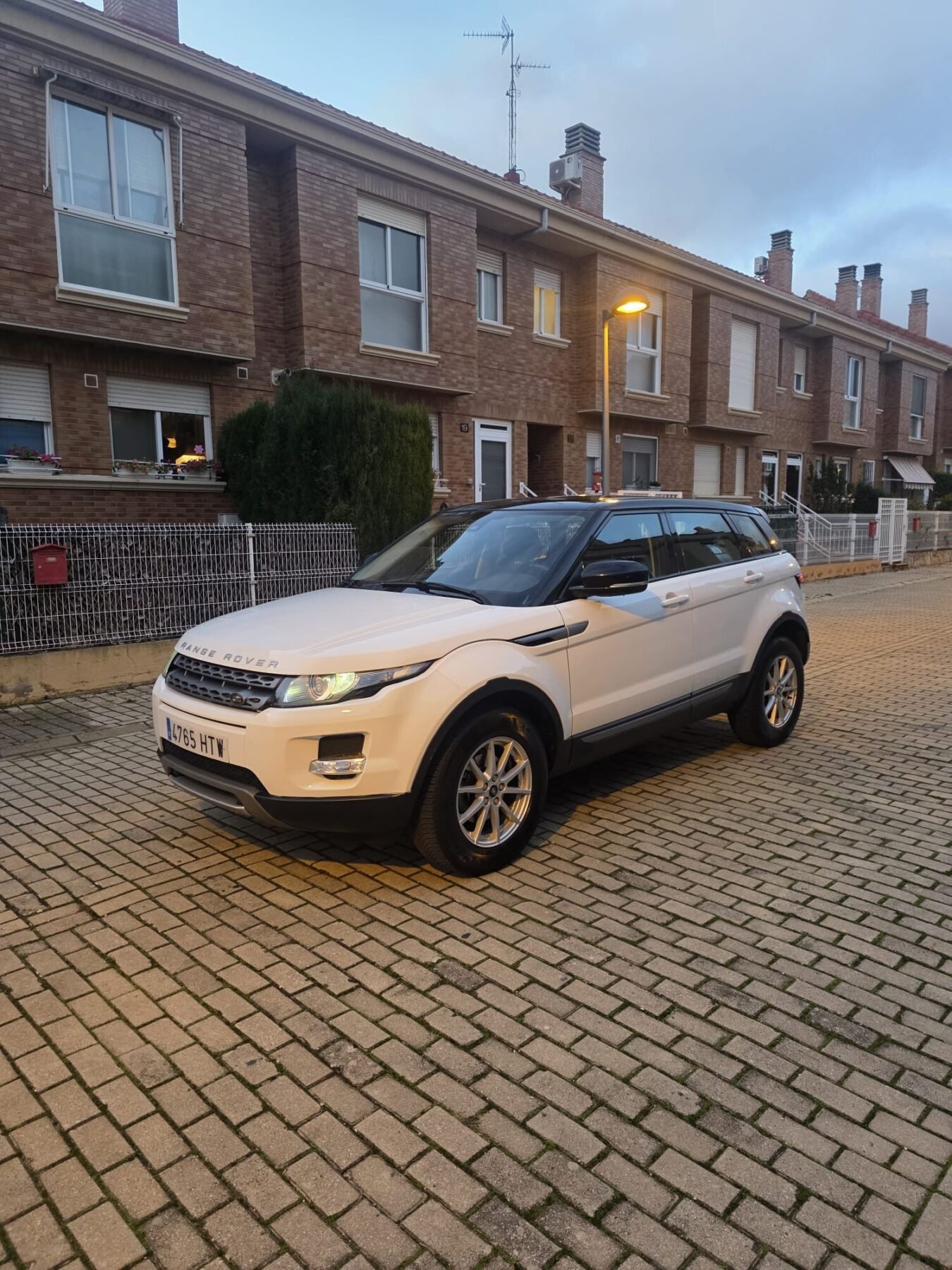 LAND-ROVER RANGE ROBER EVOQUE 2.2D