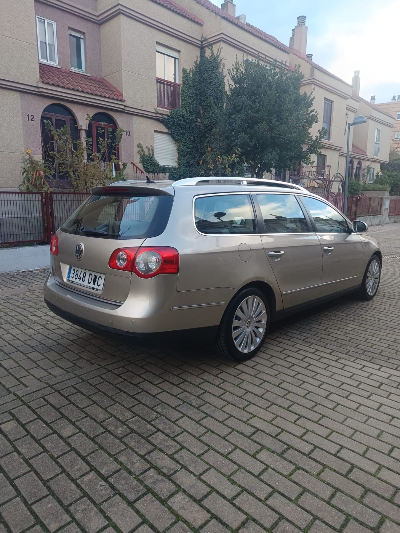 VOLKSWAGEN PASSAT 2.0TDI
