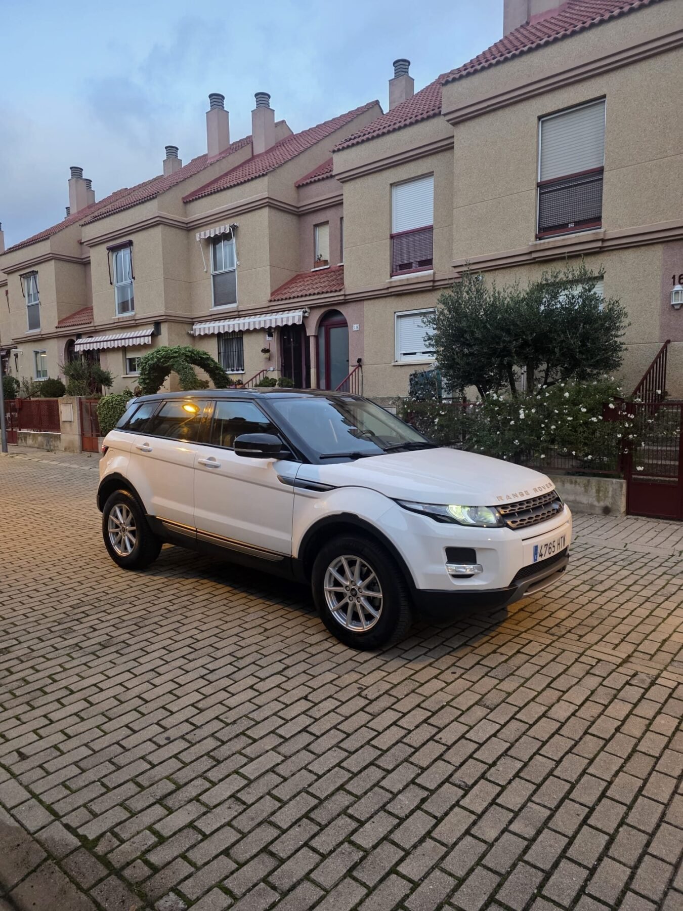 LAND-ROVER RANGE ROBER EVOQUE 2.2D