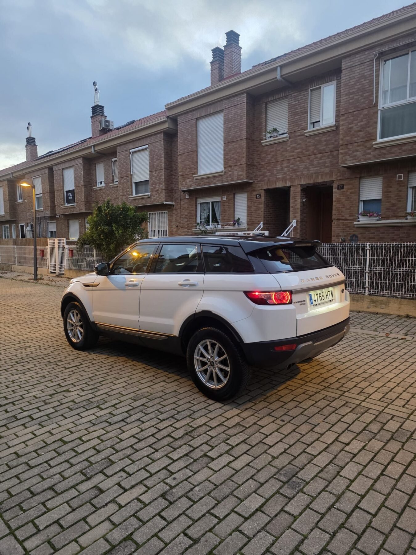 LAND-ROVER RANGE ROBER EVOQUE 2.2D