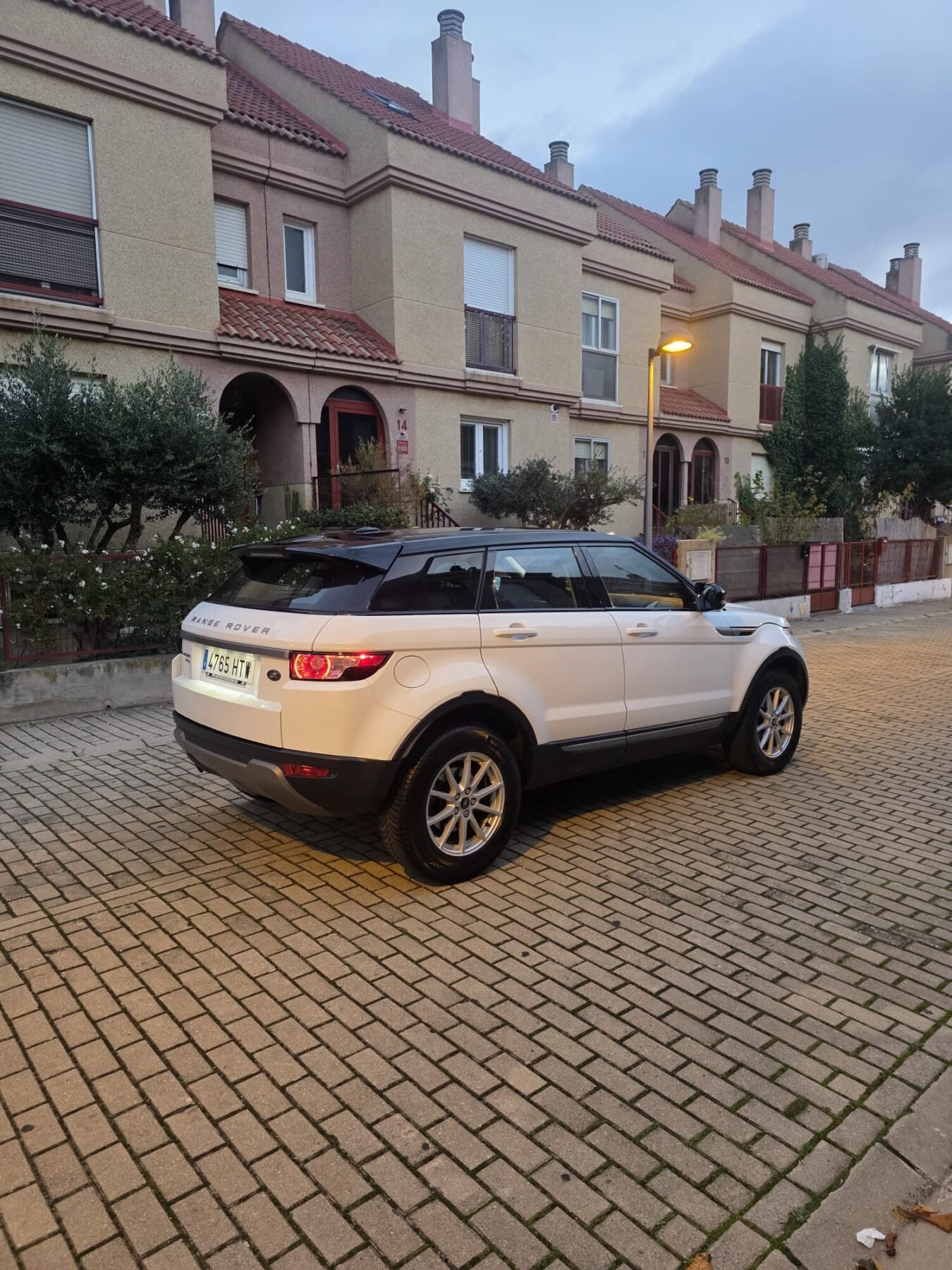 LAND-ROVER RANGE ROBER EVOQUE 2.2D
