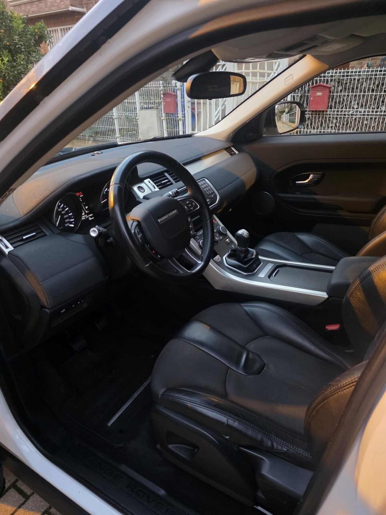 LAND-ROVER RANGE ROBER EVOQUE 2.2D