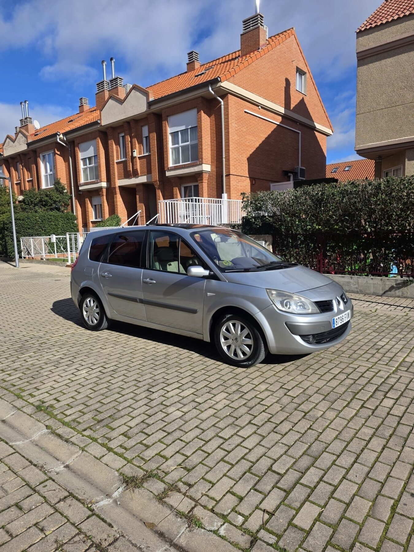 RENAULT GRAND SCENIC 2.0dci
