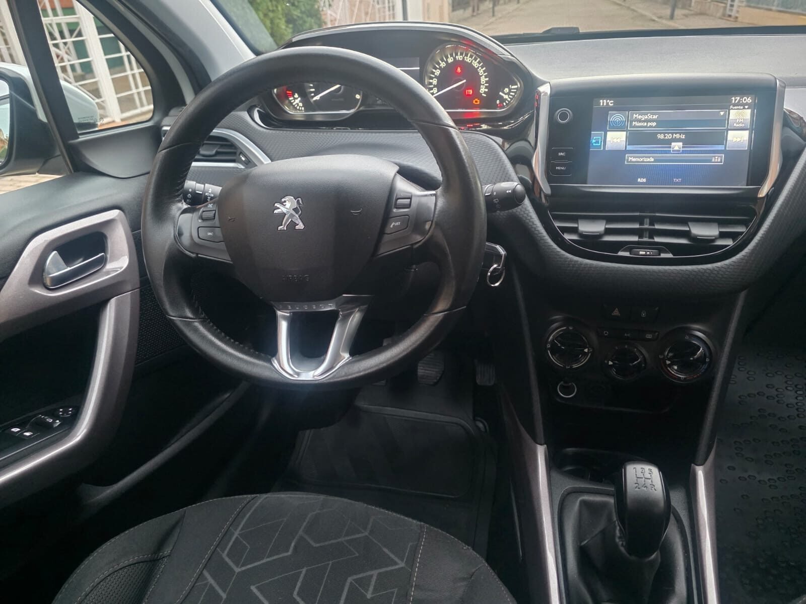PEUGEOT 2008 1.6 hdi