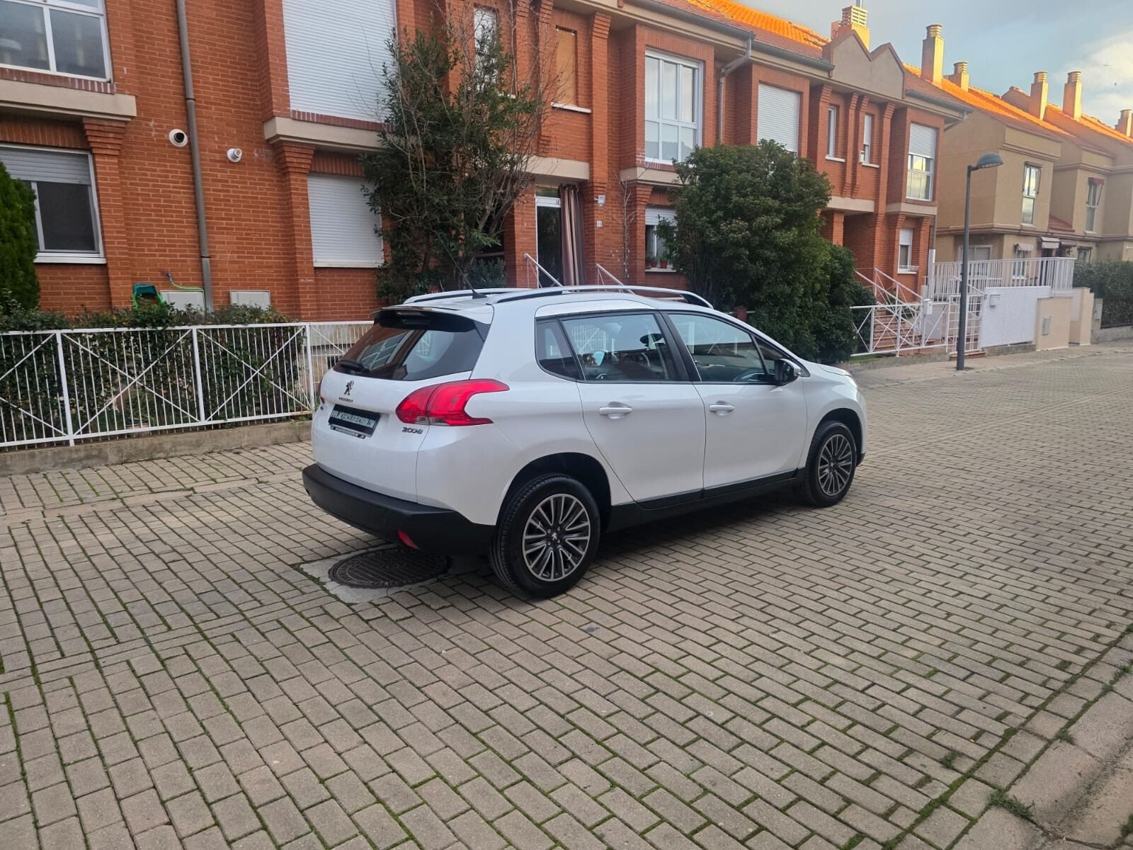 PEUGEOT 2008 1.6 hdi