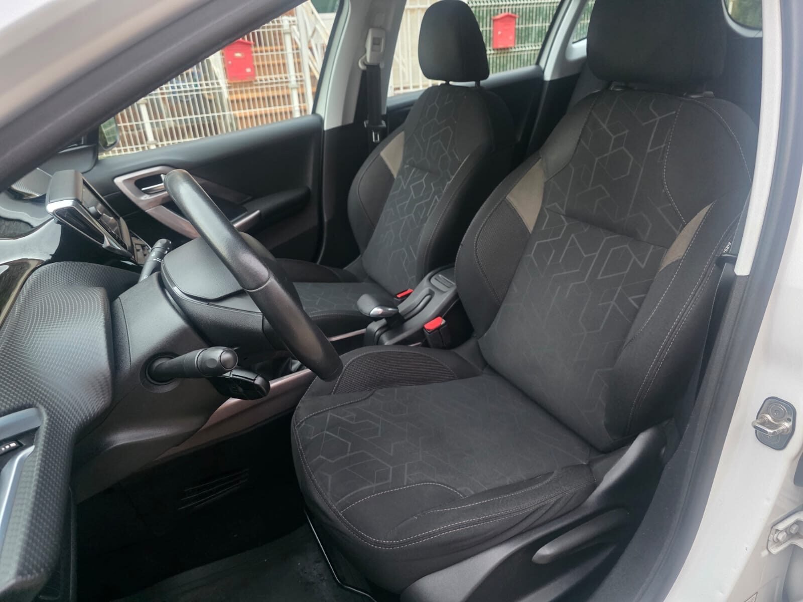 PEUGEOT 2008 1.6 hdi