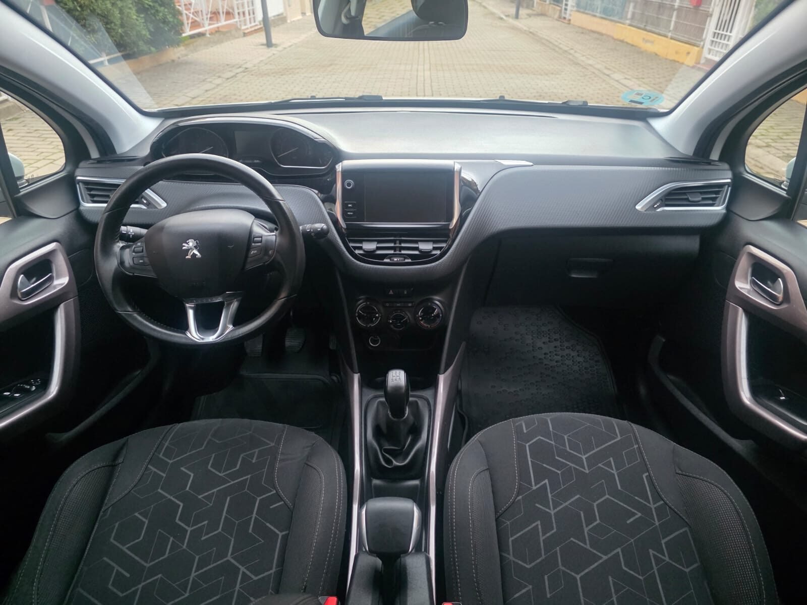 PEUGEOT 2008 1.6 hdi
