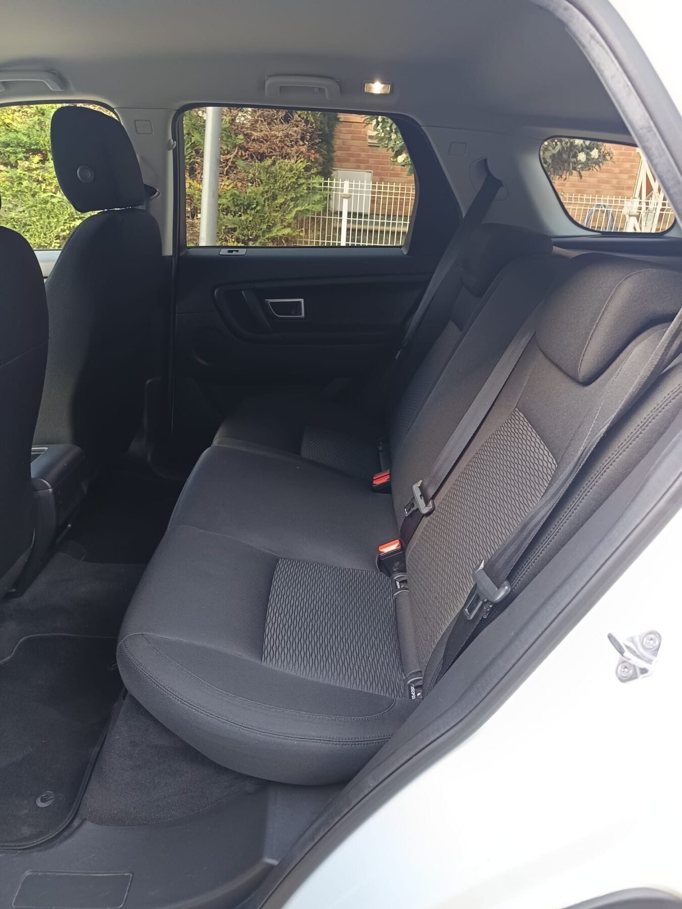 LAND-ROVER DISCOVERY SPORT 2.0TD4