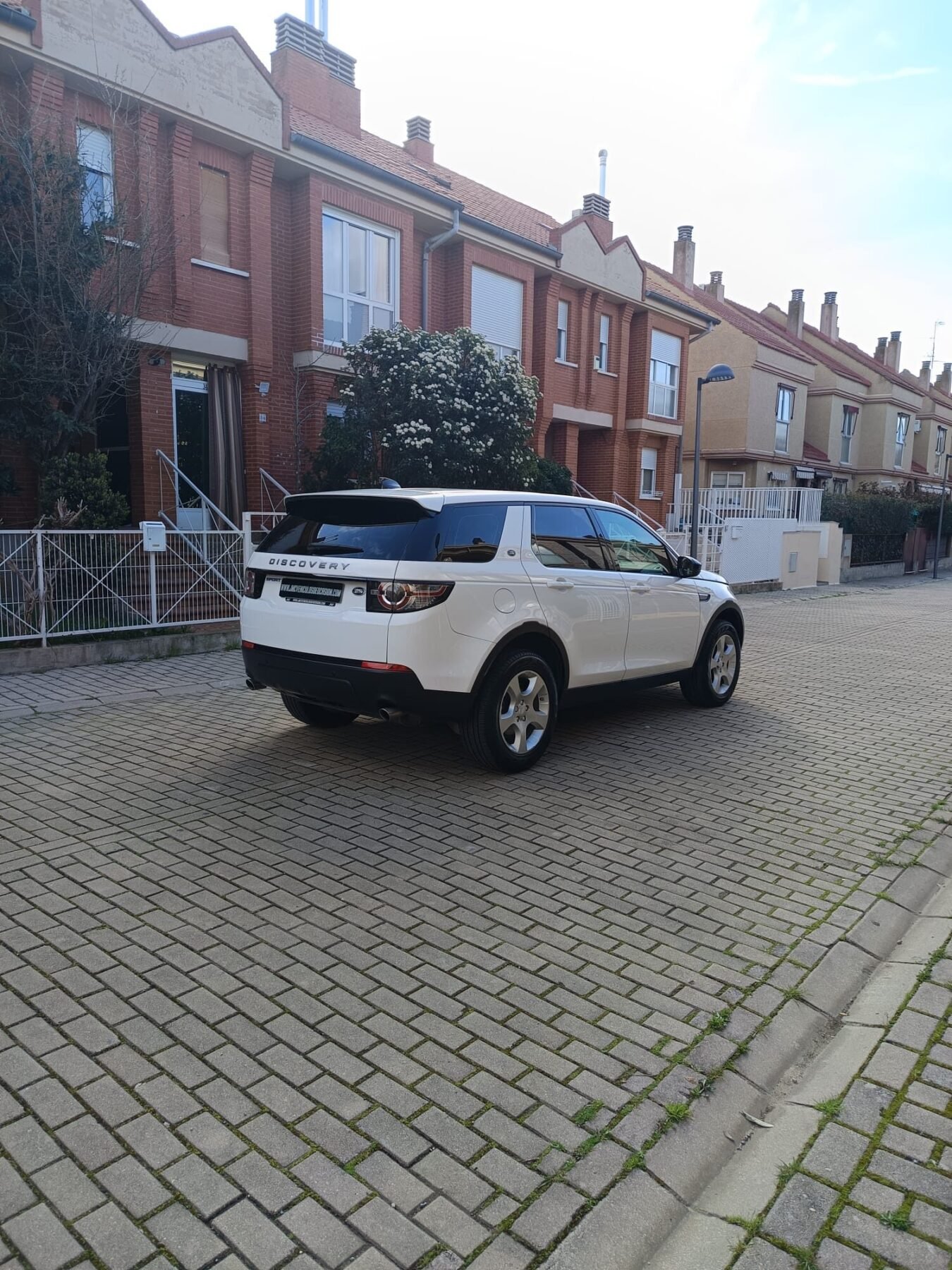 LAND-ROVER DISCOVERY SPORT 2.0TD4
