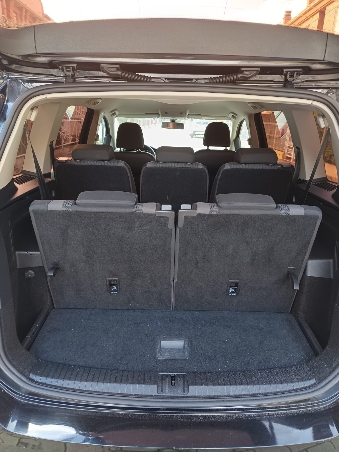 VOLKSWAGEN TOURAN 1.6TDI