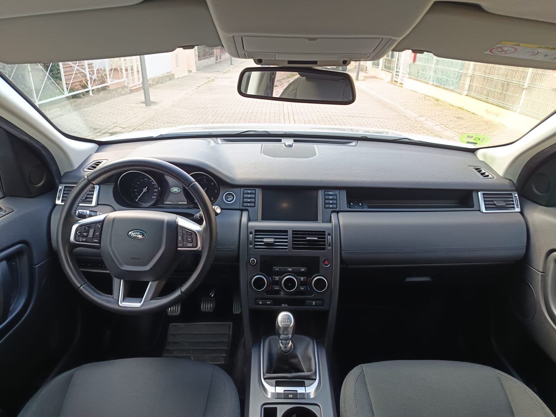 LAND-ROVER DISCOVERY SPORT 2.0TD4