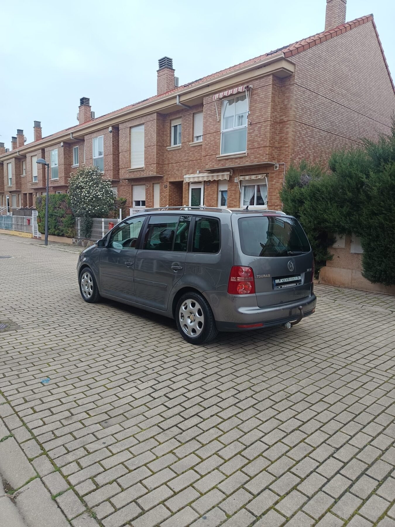 VOLKSWAGEN TOURAN 2.0 TDI