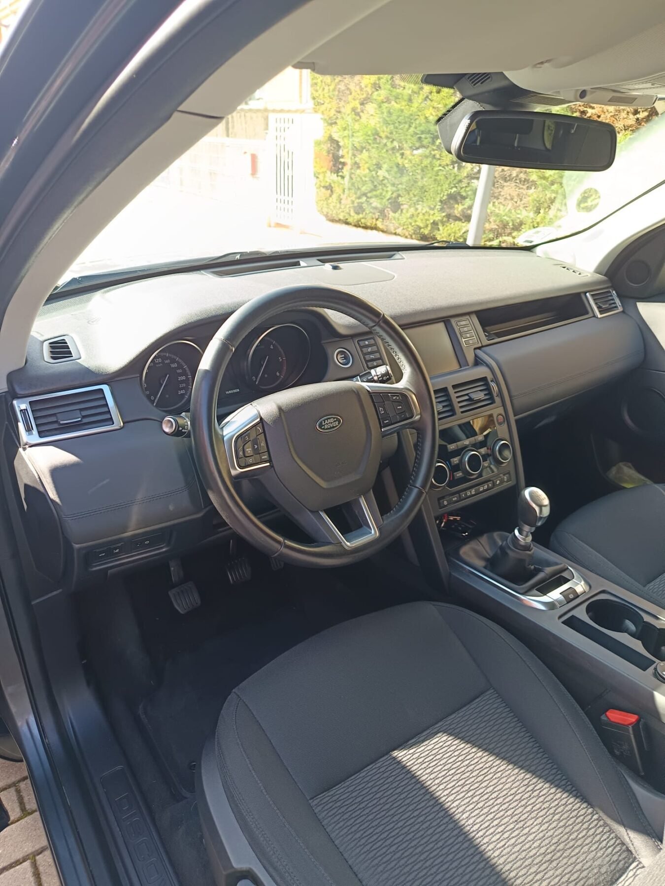 LAND-ROVER DISCOVERY SPORT 2.0TD4