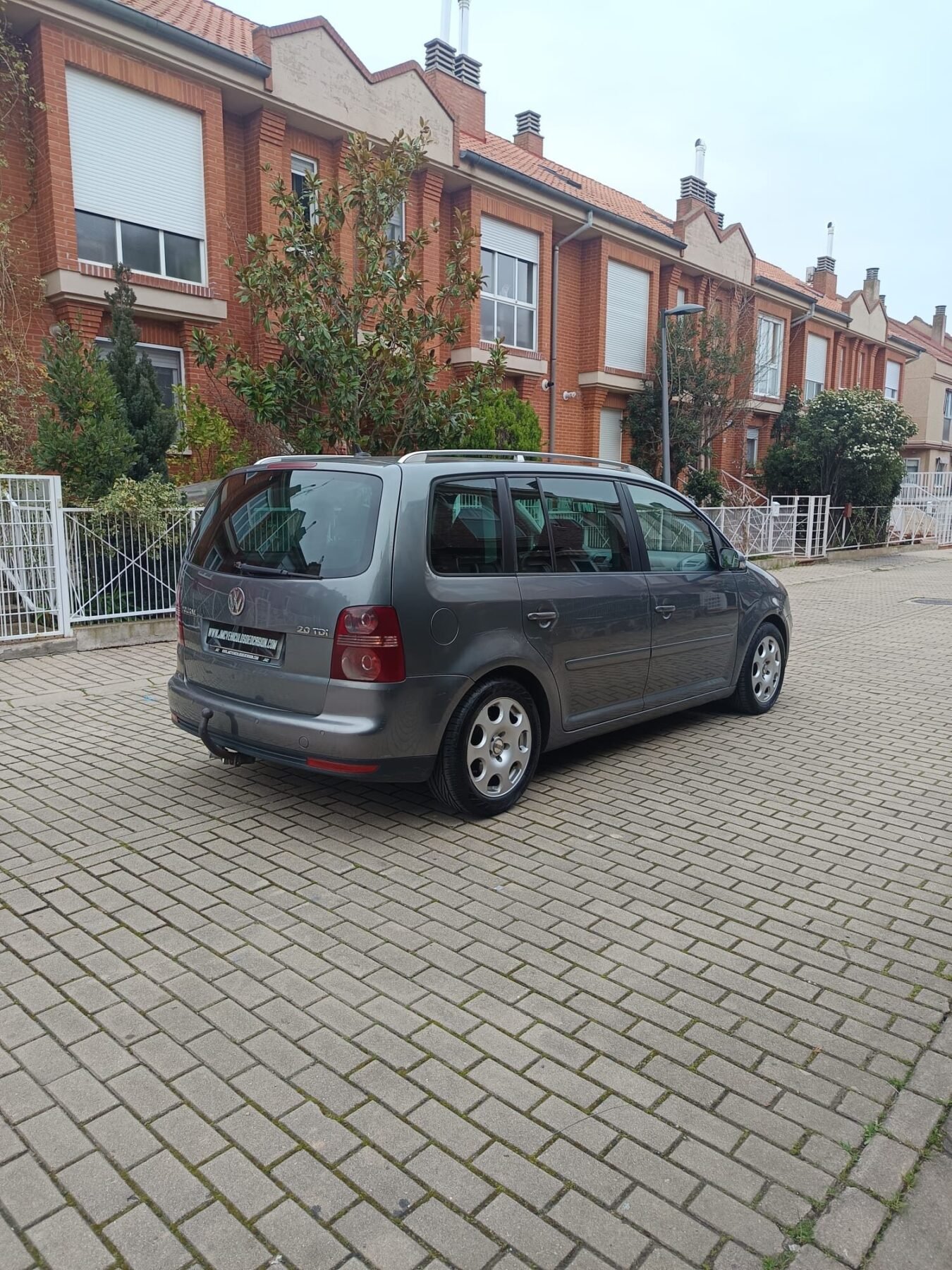 VOLKSWAGEN TOURAN 2.0 TDI