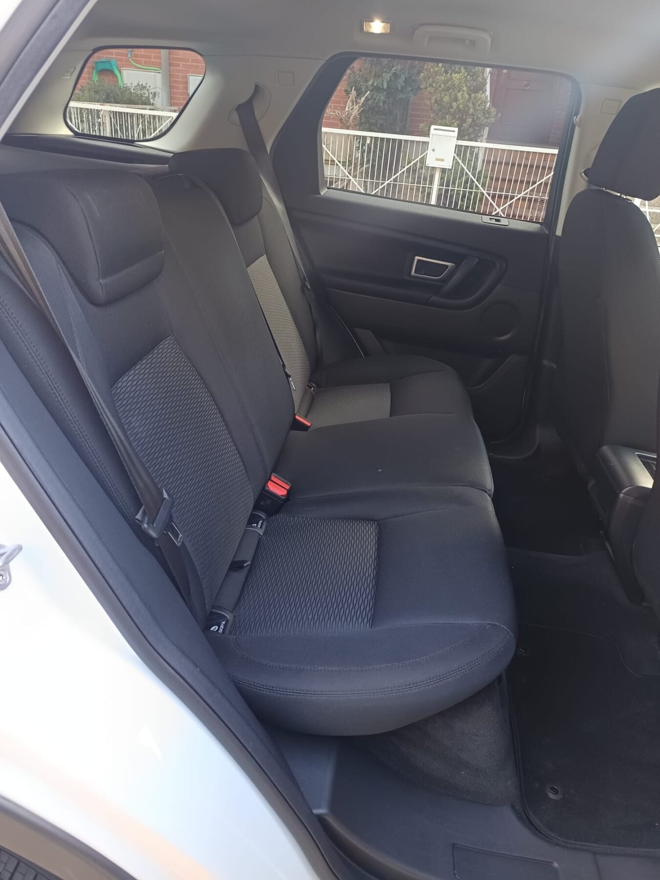 LAND-ROVER DISCOVERY SPORT 2.0TD4