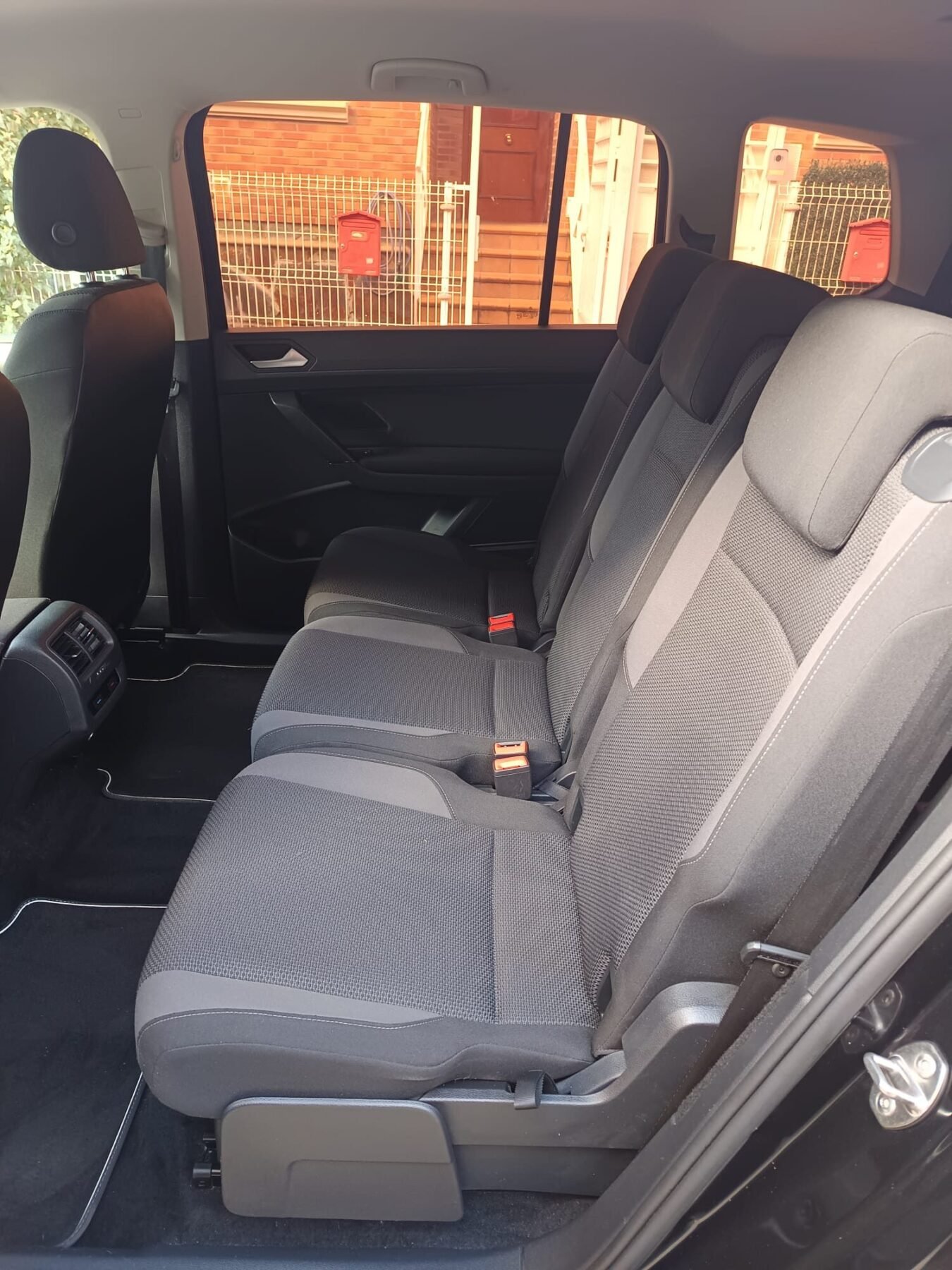 VOLKSWAGEN TOURAN 1.6TDI