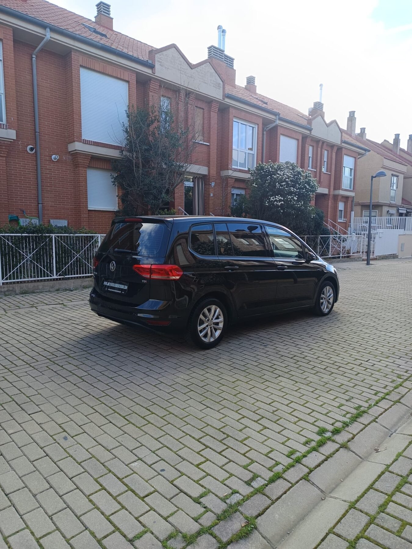 VOLKSWAGEN TOURAN 1.6TDI