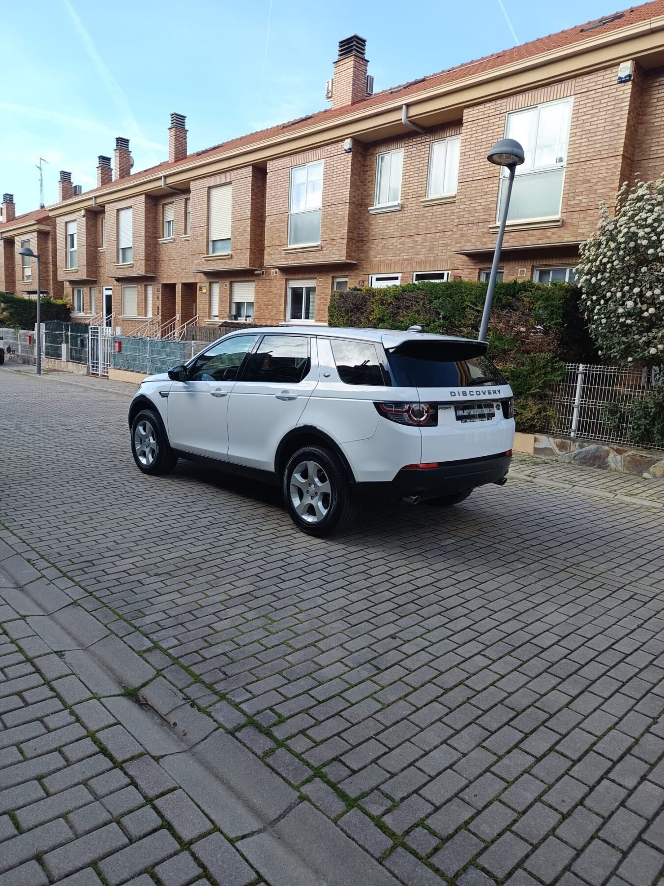 LAND-ROVER DISCOVERY SPORT 2.0TD4