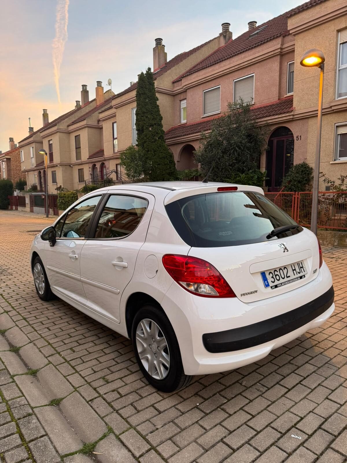 PEUGEOT 207+ 1.4hdi