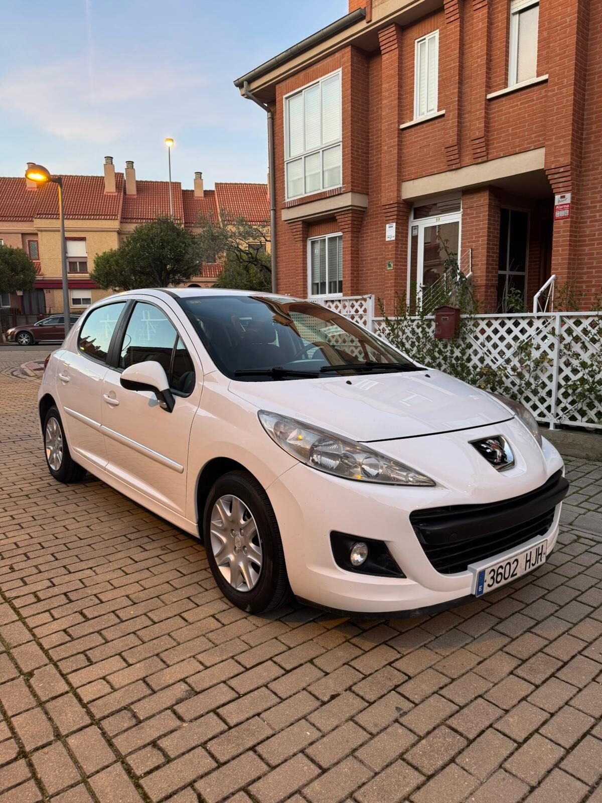 PEUGEOT 207+ 1.4hdi