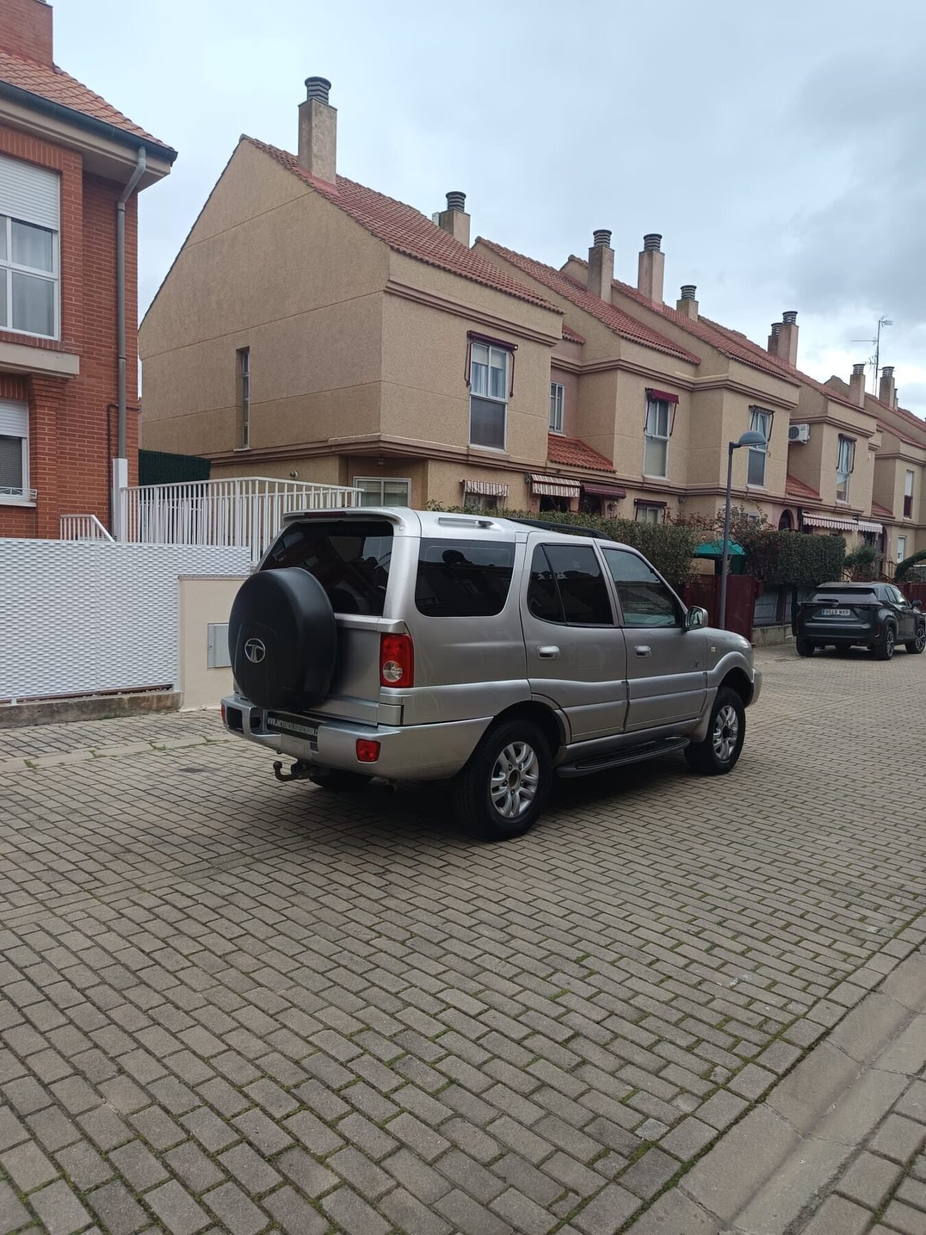 TATA GRAND SAFARI 2.2