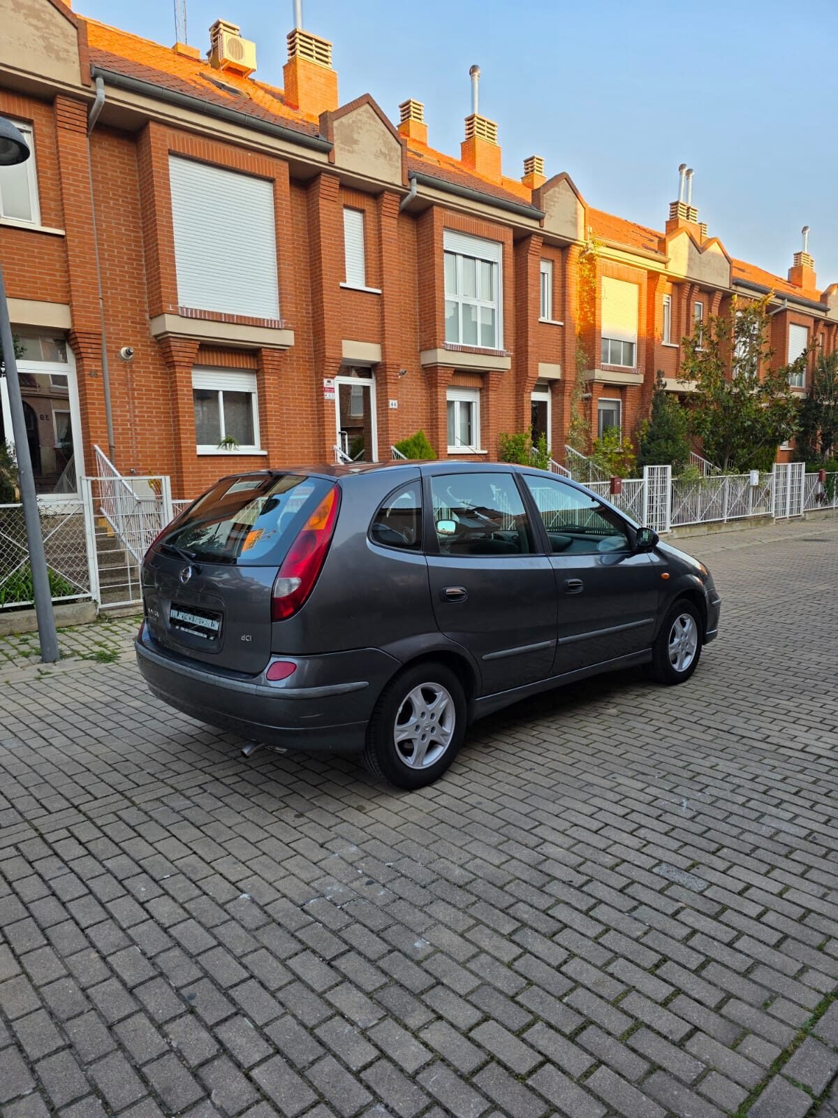 NISSAN ALMERA TINO 2.2dci
