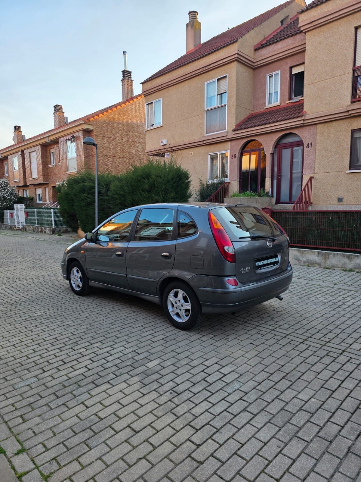NISSAN ALMERA TINO 2.2dci