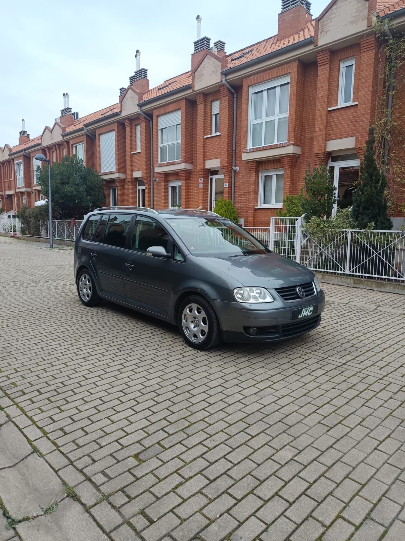 VOLKSWAGEN TOURAN 2.0 TDI