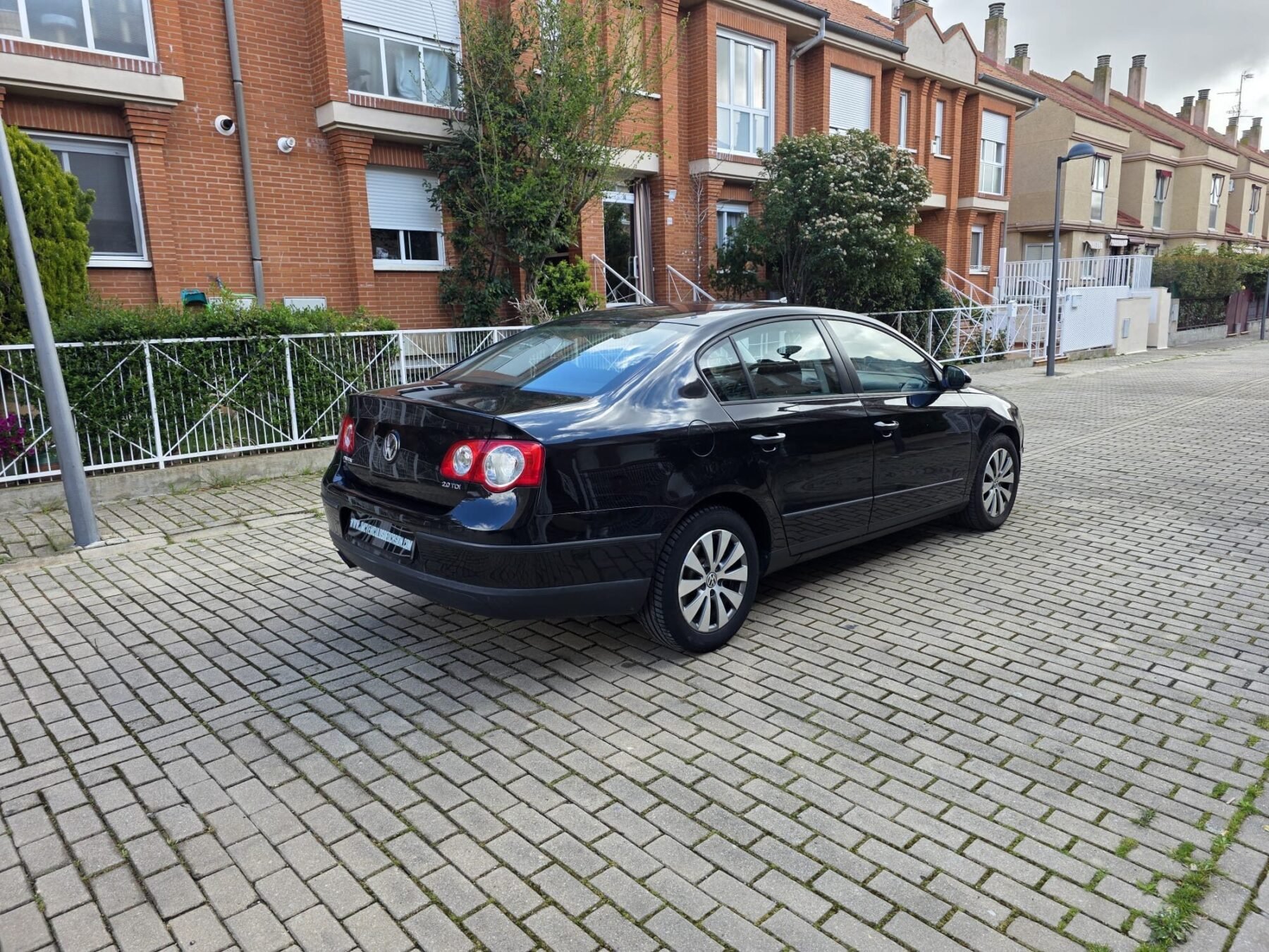 VOLKSWAGEN PASSAT 2.0tdi